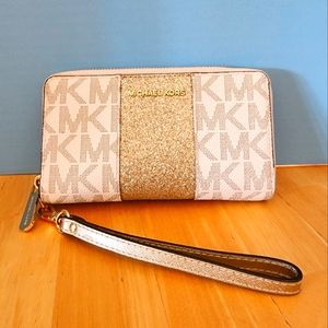 Michael Kors Zip Around Wallet